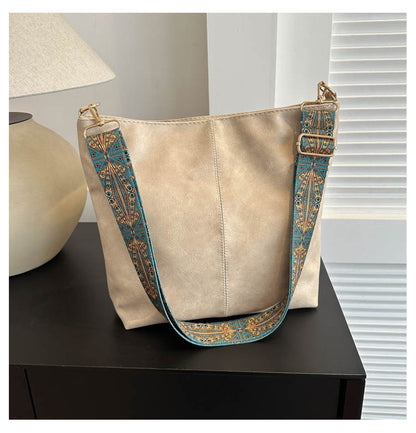 Women's Shoulder Bag With Ethnic Style Wide Shoulder Strap Ins Large Capacity Bucket Crossbody Bags Fashion Handbag